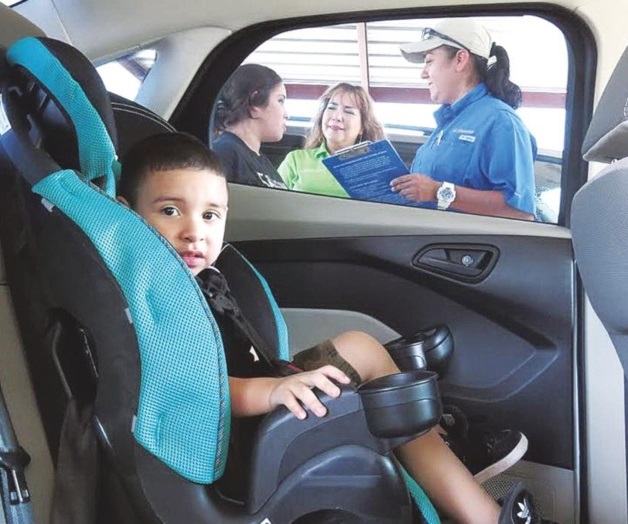 Muestran a padres el uso de asientos