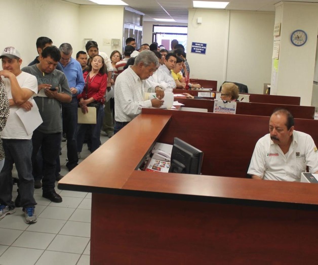 Prevén aglomeracionesen las oficinas fiscales