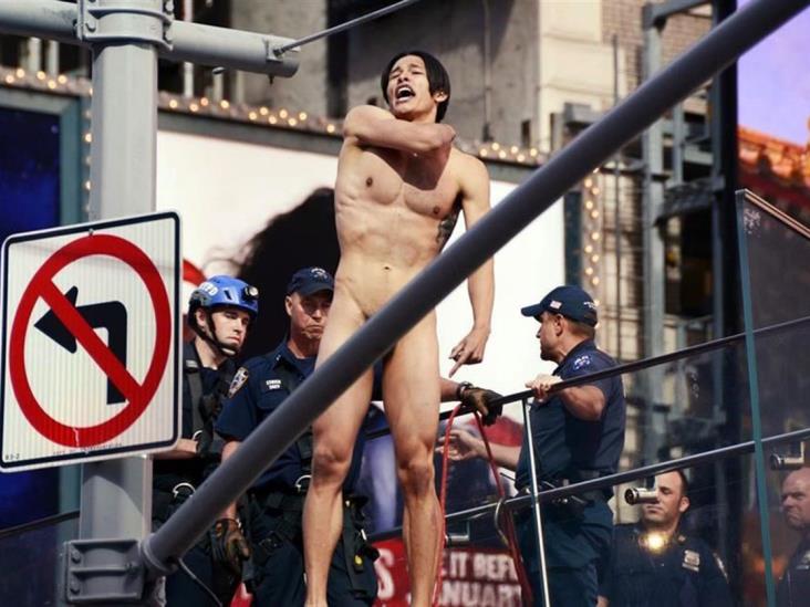Exige hombre desnudo cita con Trump Exige hombre desnudo cita con Trump
