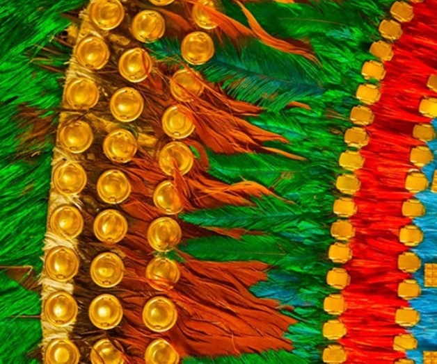 Localiza mexicano octava pieza prehispánica de arte plumario