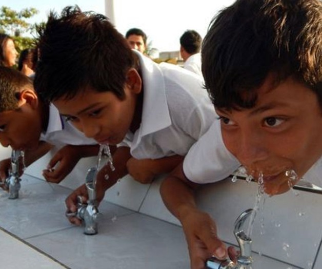 Programa de bebederos escolares beneficiará a 1.9 millones de niños Programa de bebederos escolares beneficiará a 1.9 millones de niños
