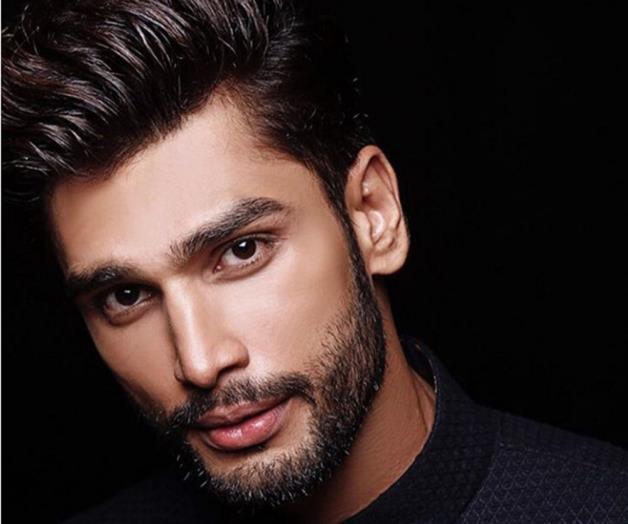 Joven indio es elegido el “hombre más guapo del mundo”