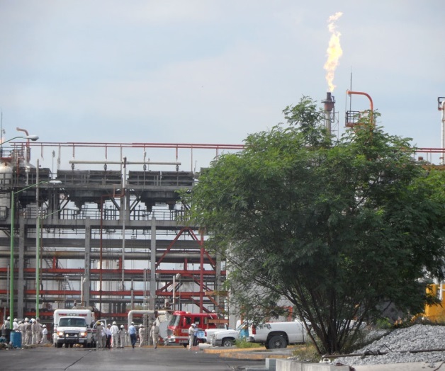 Continúa enparo la Refineríade Cadereyta