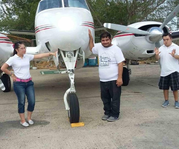 Llevan a Núcleo Solidario al aeropuerto Llevan a Núcleo Solidario al aeropuerto