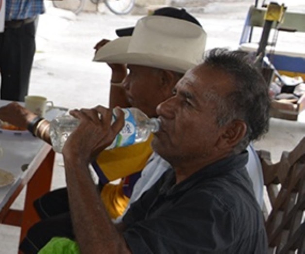 Atienden en comedores a los abuelitos Atienden en comedores a los abuelitos