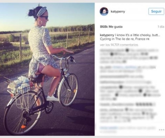 Katy Perry muestra por descuido” su ropa interior