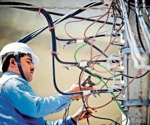 Otorgan en Pemex y la CFE jubilaciones privilegiadas Otorgan en Pemex y la CFE jubilaciones privilegiadas