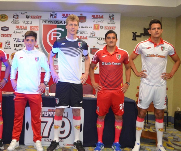 Presentan nueva piel.La vestimenta en rojo que usarán de locales y el blanco que utilizarán de visitantes