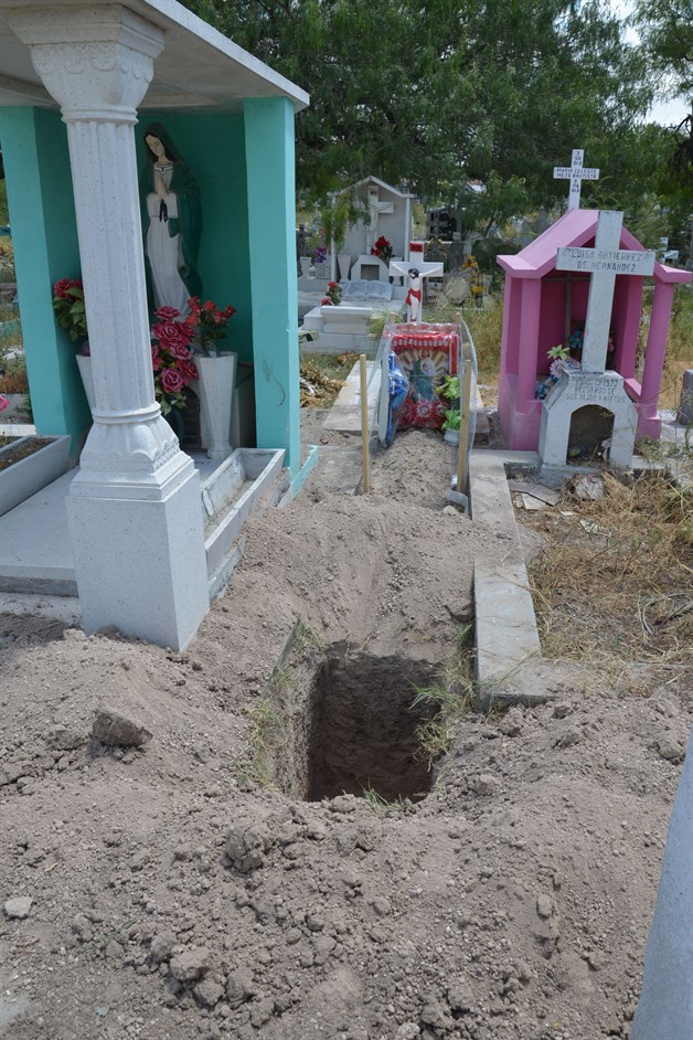 ‘Estrenan’ 107 nuevo panteón