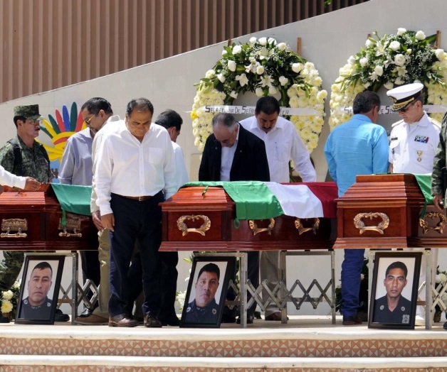 Cien armados emboscan a policías en Guerrero