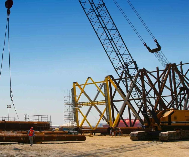 Fabricaránen Altamirauna enormeplataformapetrolera