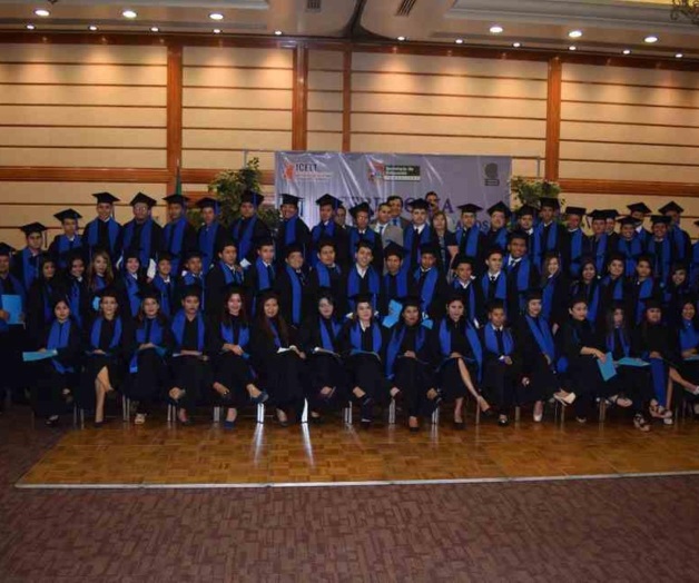 Exitosa graduación de estudiantes del ICETT Exitosa graduación de estudiantes del ICETT