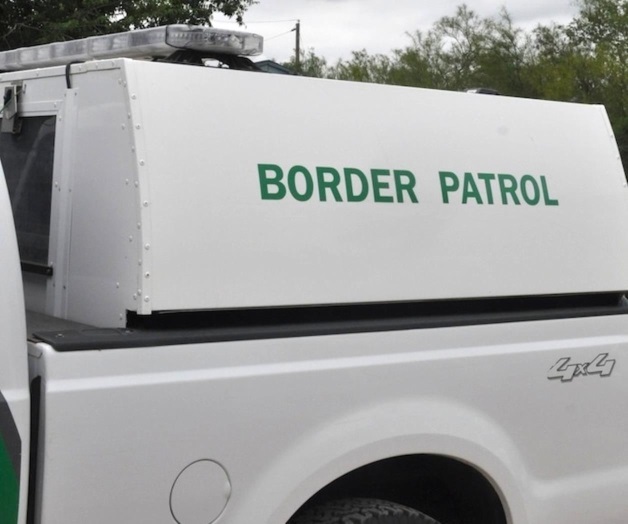 Rescata PF a 2 niñosa punto de sucumbir