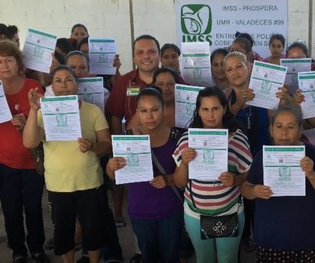 Entregan pólizas de IMSS-Prospera