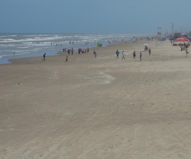 No hay rastrode marea roja. Permanente vigilancia en la playa Costa Azul