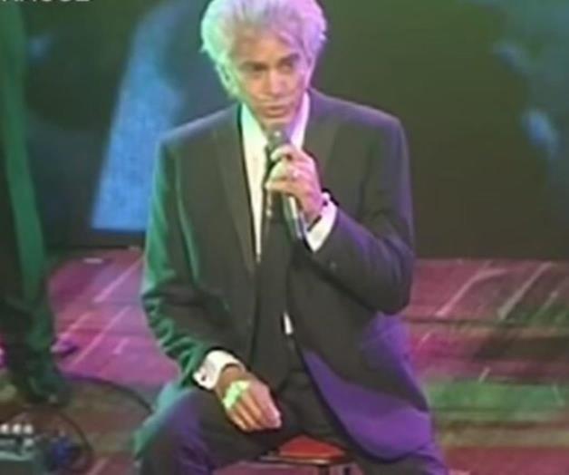 José Luis Rodríguez El Puma canta con tanque de oxígeno José Luis Rodríguez El Puma canta con tanque de oxígeno