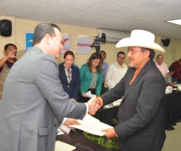 Retiran pluris al PRI y al PAN y las asignan a PMC y Morena