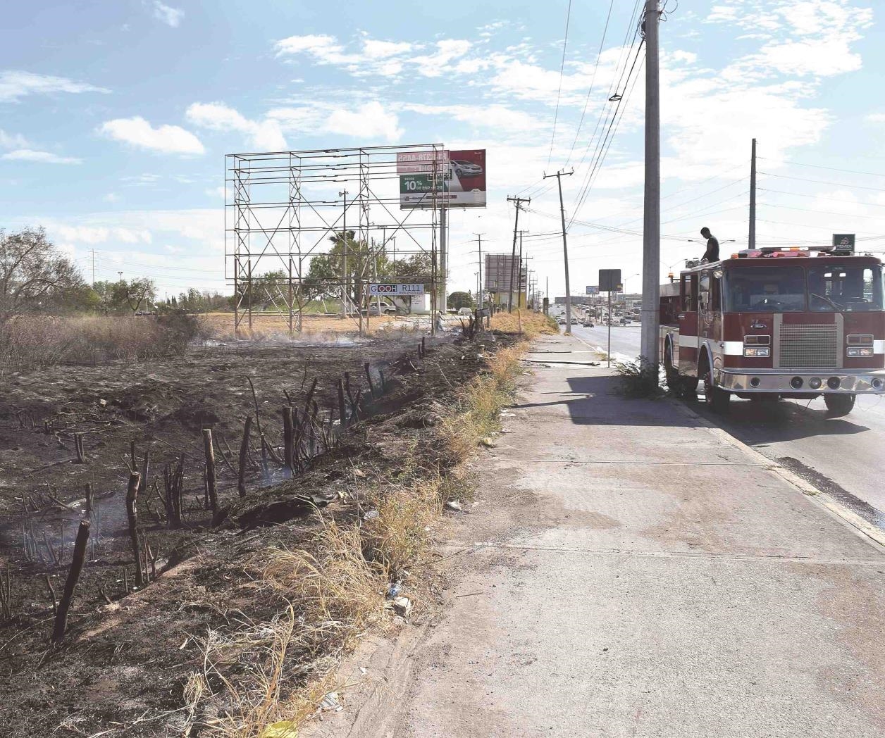 Salvan bomberos campo de golf