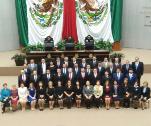 Rinden protesta diputados electos de la LXIII Legislatura