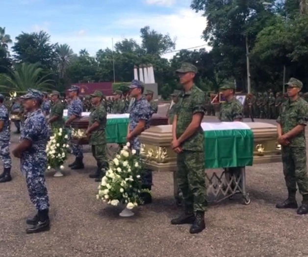 Vamos con todo, advierte Sedena; Homenaje a soldados caídos Vamos con todo, advierte Sedena; Homenaje a soldados caídos