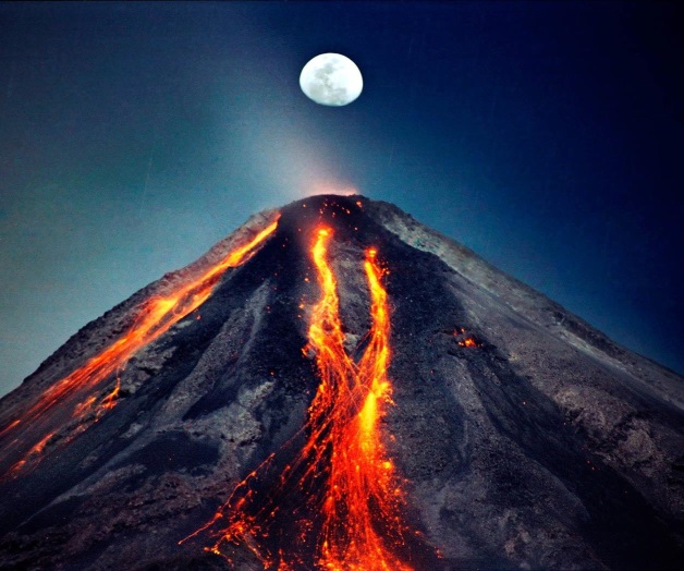El volcán de Colima SIGUE VIVO El volcán de Colima SIGUE VIVO