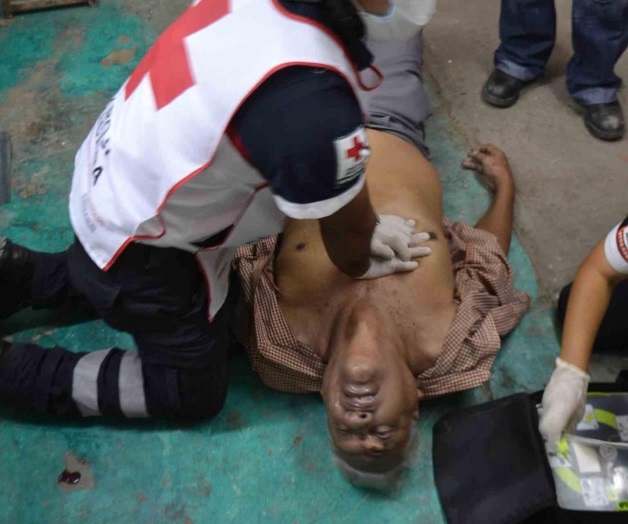 Jubilado se infarta tomando una ‘caguamita’ Jubilado se infarta tomando una ‘caguamita’