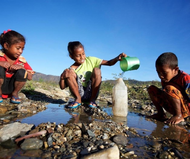 Falta de acceso al agua potable mató a 300 mil niños en 2015: Unicef