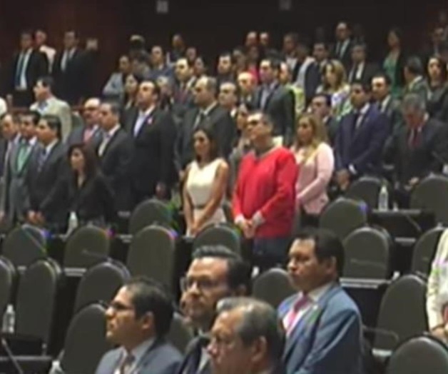 Guardan diputados minuto de silencio por juez asesinado