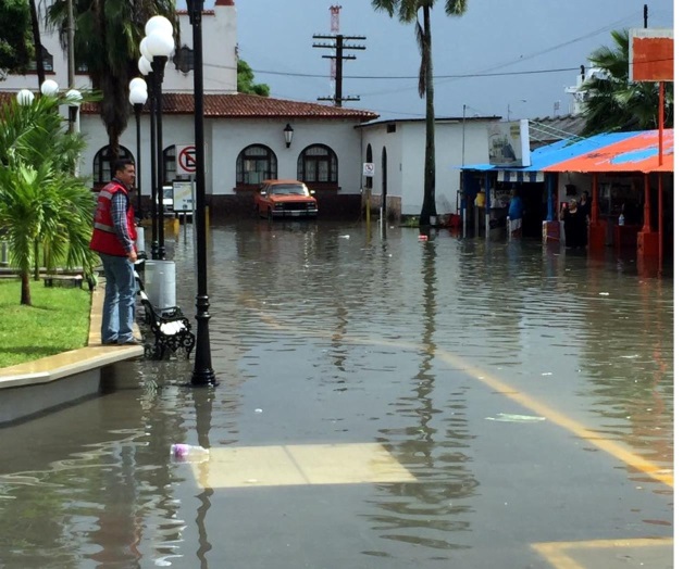 Llueve por una horay se inunda Tampico