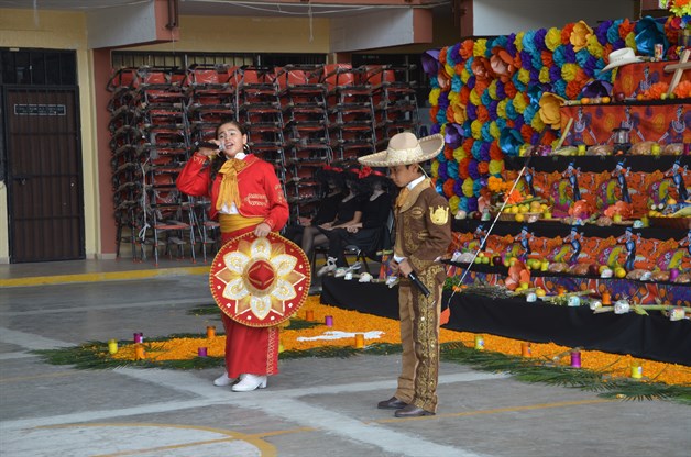 Celebran Día de Muertos