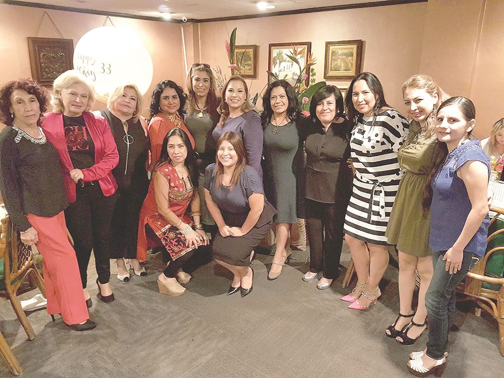 POR LA MAÑANA. Festejan con desayuno a Brenda Ku.