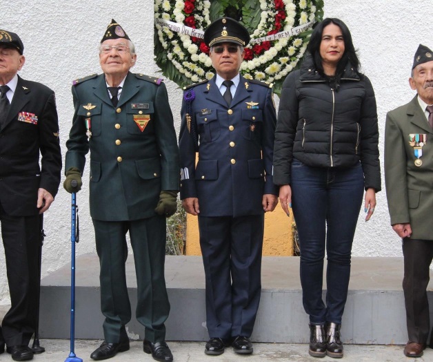 Rinden homenaje a veteranos de guerra del Escuadrón 201