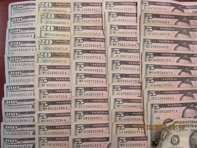 Aseguran droga y dinero en efectivo