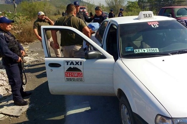 Con machete asaltan a empleado en Monterrey