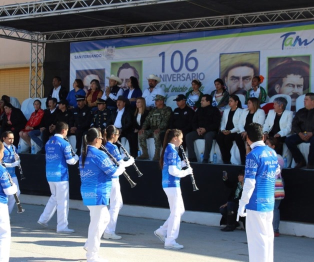 Con desfile celebran el 106 aniversario de la revolución