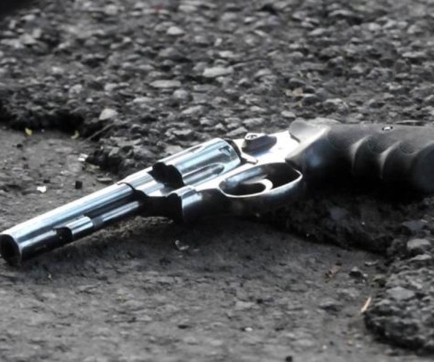 Asesinan a balazos a tres personas