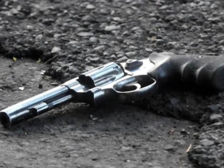 Asesinan a balazos a tres personas Asesinan a balazos a tres personas