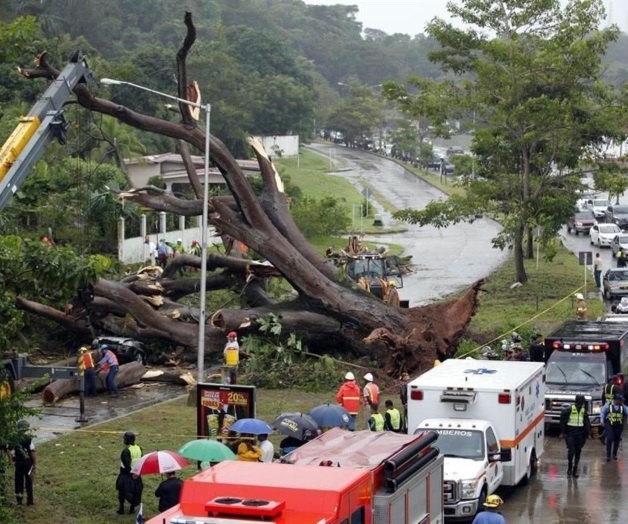 Tormenta tropical Otto deja al menos 4 muertos en Panamá
