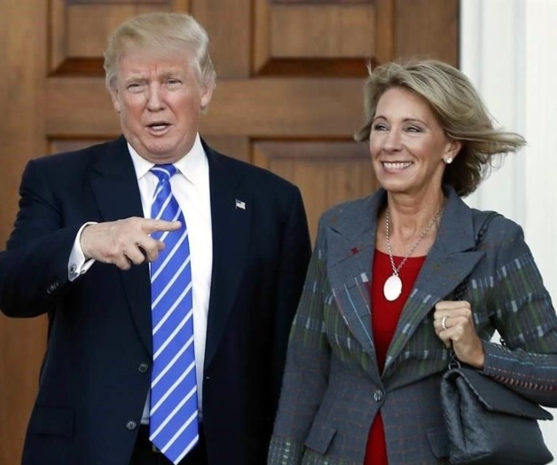 Donald Trump nomina a Secretaria de Educación