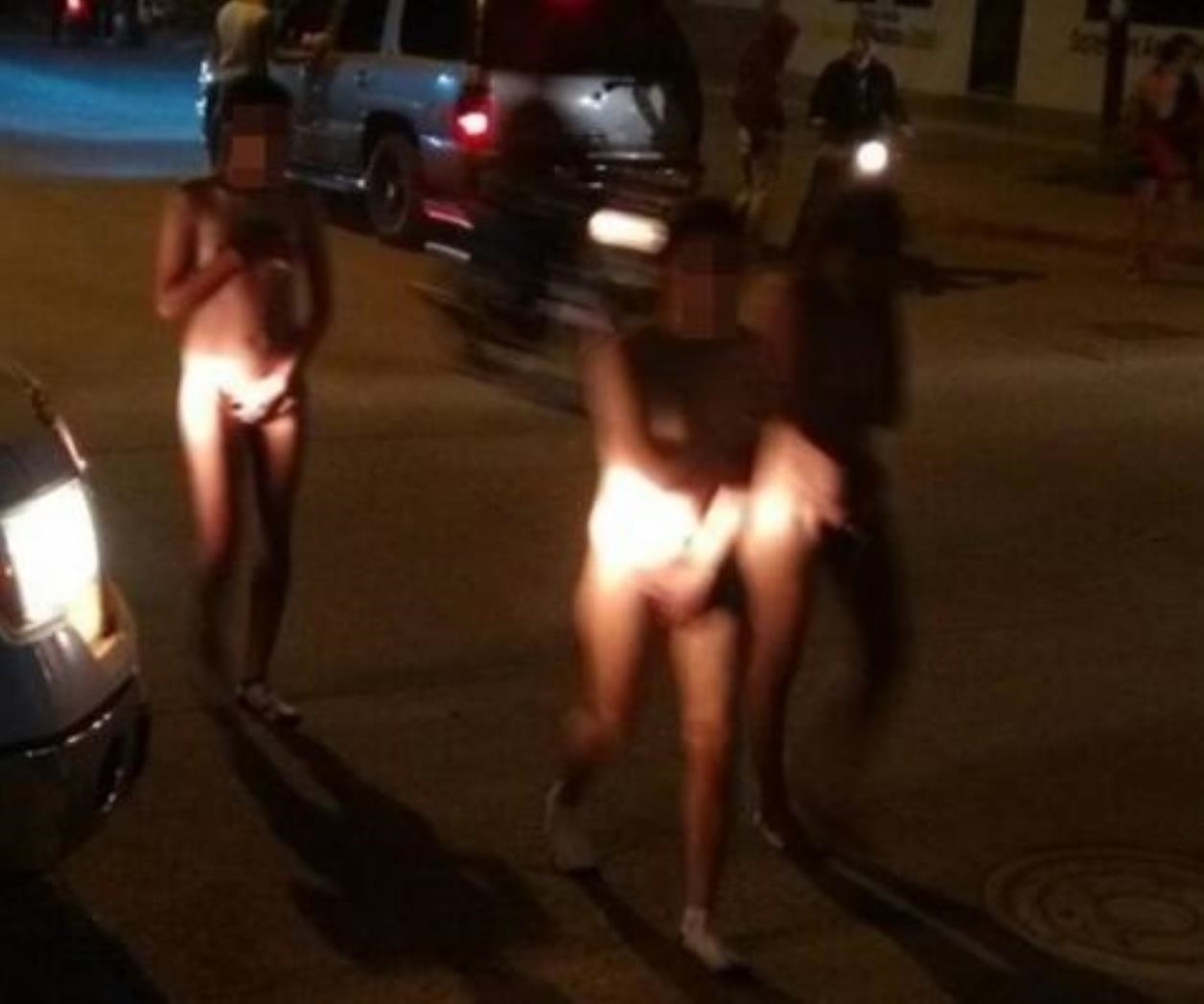 Obligan a 3 mujeres a caminar desnudas; Las exhiben en redes sociales