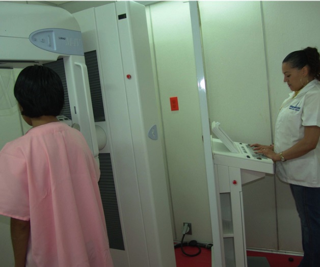 Ofrece el Materno mamografías gratis; De lunes a viernes