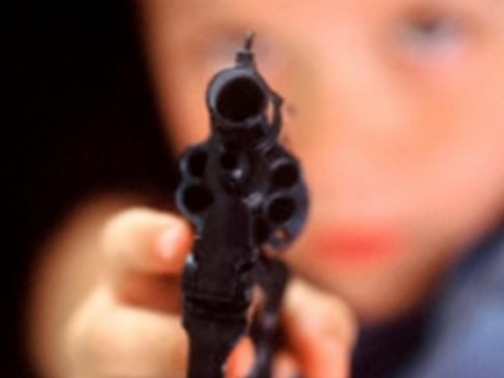 Niño hiere de bala a primo de 2 años Niño hiere de bala a primo de 2 años