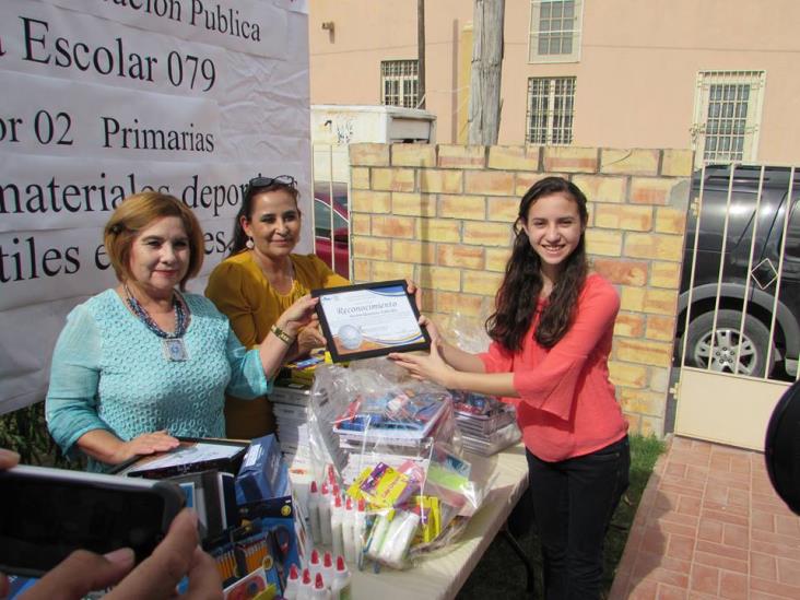 Regresa para apoyar a alumnos humildes Regresa para apoyar a alumnos humildes
