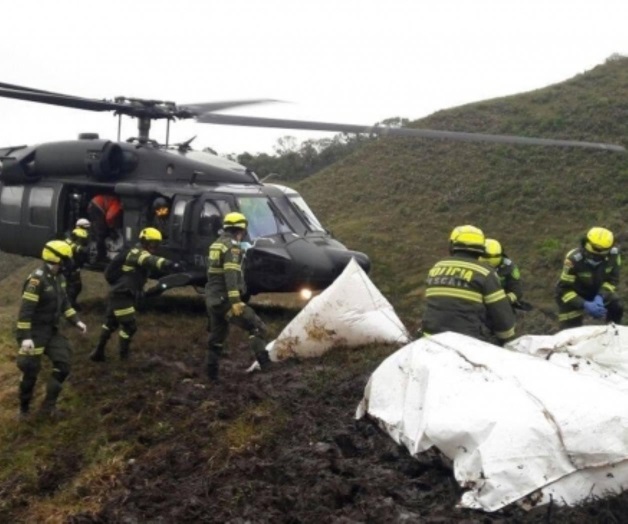 Rescatan 50 cadáveres en la zona donde cayó el avión