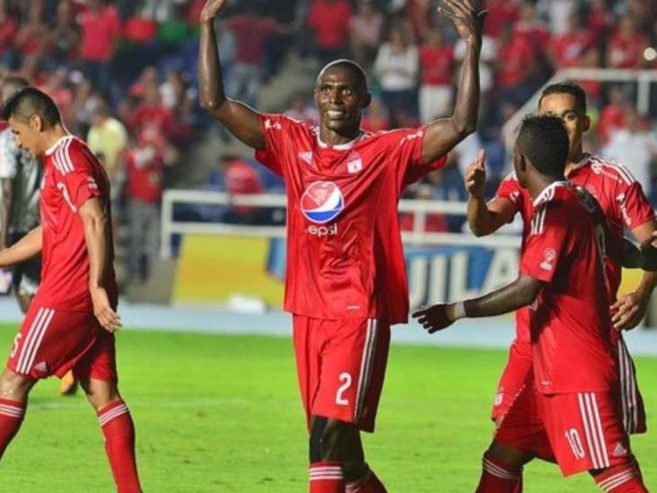 América de Cali cambia camiseta por muerte de 19 jugadores del equipo brasileño América de Cali cambia camiseta por muerte de 19 jugadores del equipo brasileño