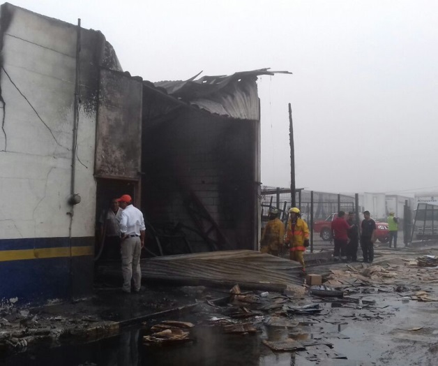 Evacuan a decenas Evacuan a decenas