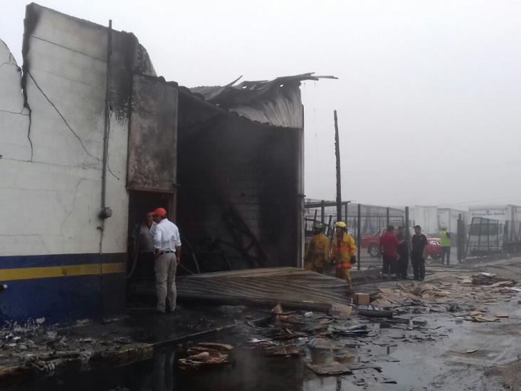 Evacuan a decenas Evacuan a decenas
