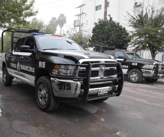 Denuncia mecánicoa policías estatales. Atiende jefe de agentes al quejoso Denuncia mecánicoa policías estatales. Atiende jefe de agentes al quejoso