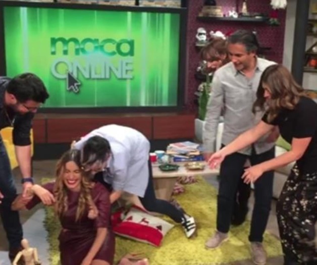 Galilea Montijo se cae por tratar de hacer