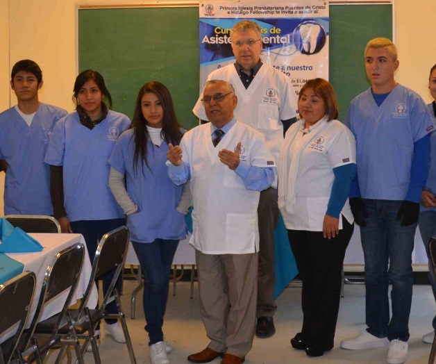 Imparten curso gratis para asistente dental